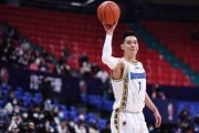 开云体育下载-重要篇章！林书豪CBA生涯回顾：69场 场均17.8分4.7板4.9助1.6断
